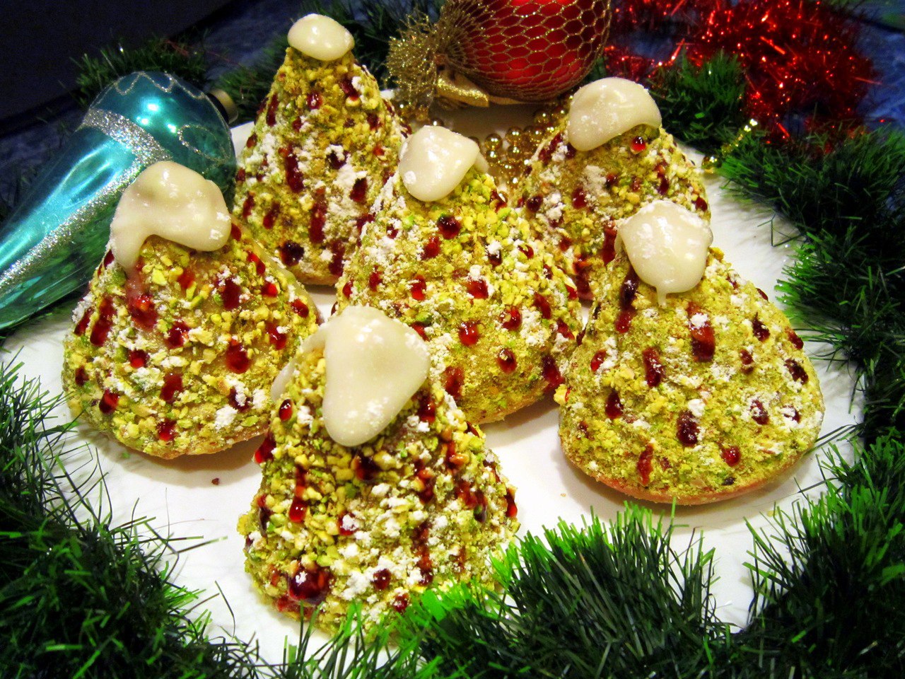 Бисквитное пирожное “Рождественская елочка”