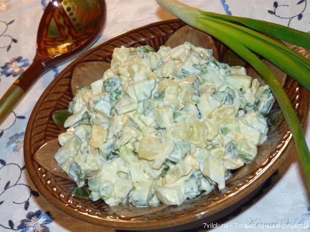 Салат “Домашний” с картофелем и зелёным луком