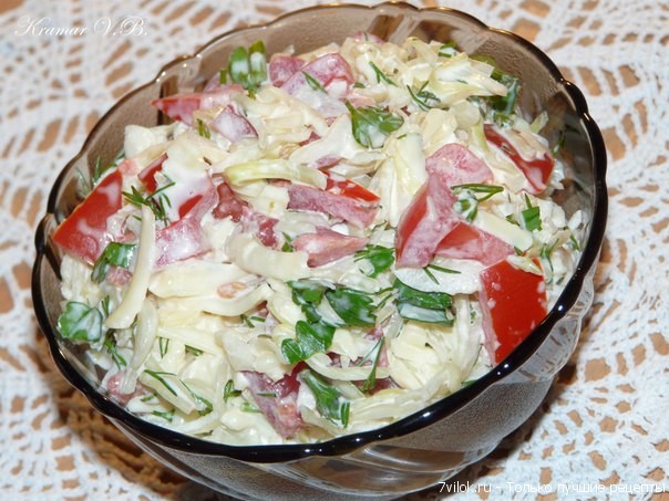 Салат ” Капустный ” с помидорами и сыром